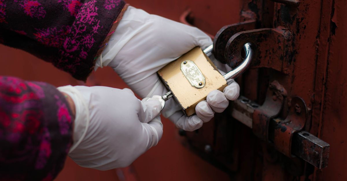Kiosk Key Copying vs. a Local Locksmith: What Works and What Doesn't — Guard Locksmiths
