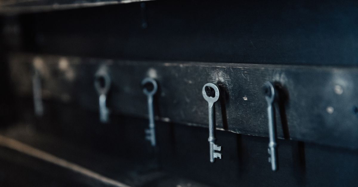 locksmith tools keys — Guard Locksmiths