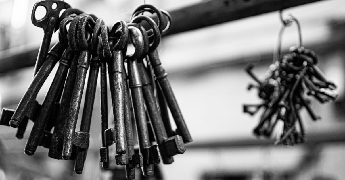 locksmith service technician — Guard Locksmiths