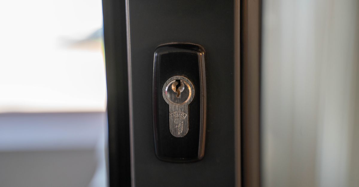 locksmith service technician — Guard Locksmiths