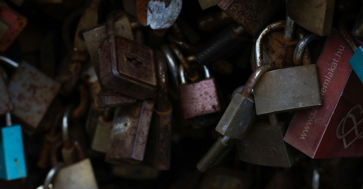 locksmith tools keys — Guard Locksmiths