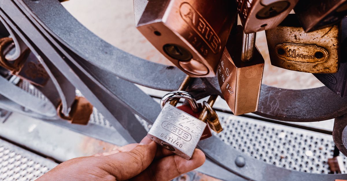 locksmith shop keys — Guard Locksmiths